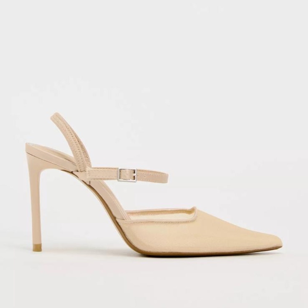 Mesh heels